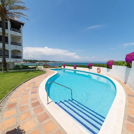 In L Escala With Sea Views & Pool Daire