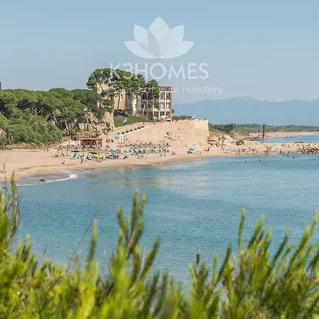 In L Escala With Sea Views & Pool *