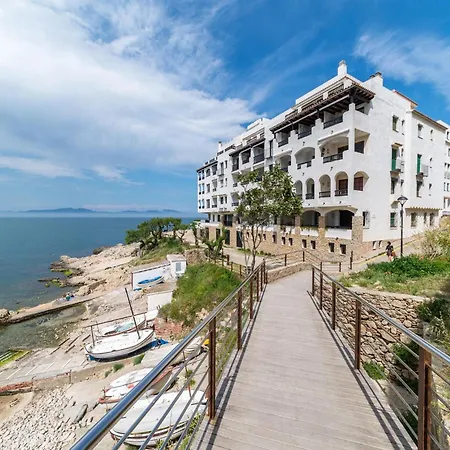 In L Escala With Sea Views & Pool Daire *