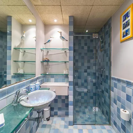 Apartment Spacious In *